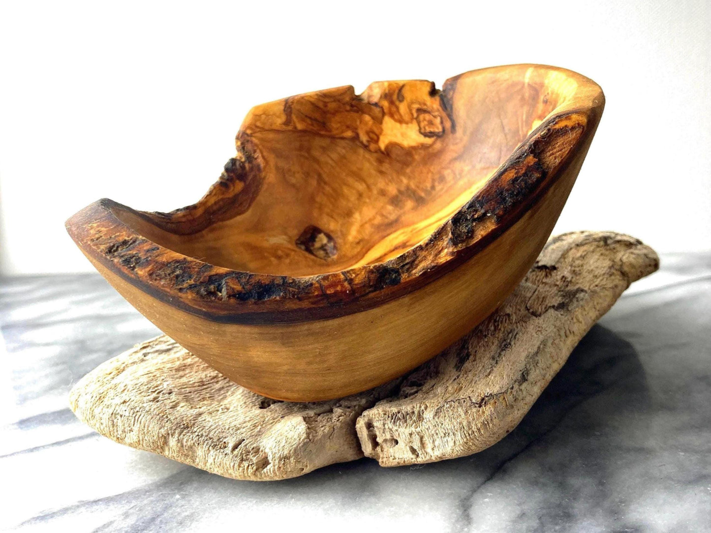 Handmade Olive Wood Soap Dishes, Oval, Self-Draining, Rustic Live Edge, Eco-Friendly Bathroom Decor, Zero Waste Gifts, Soap Holder, 16cm
