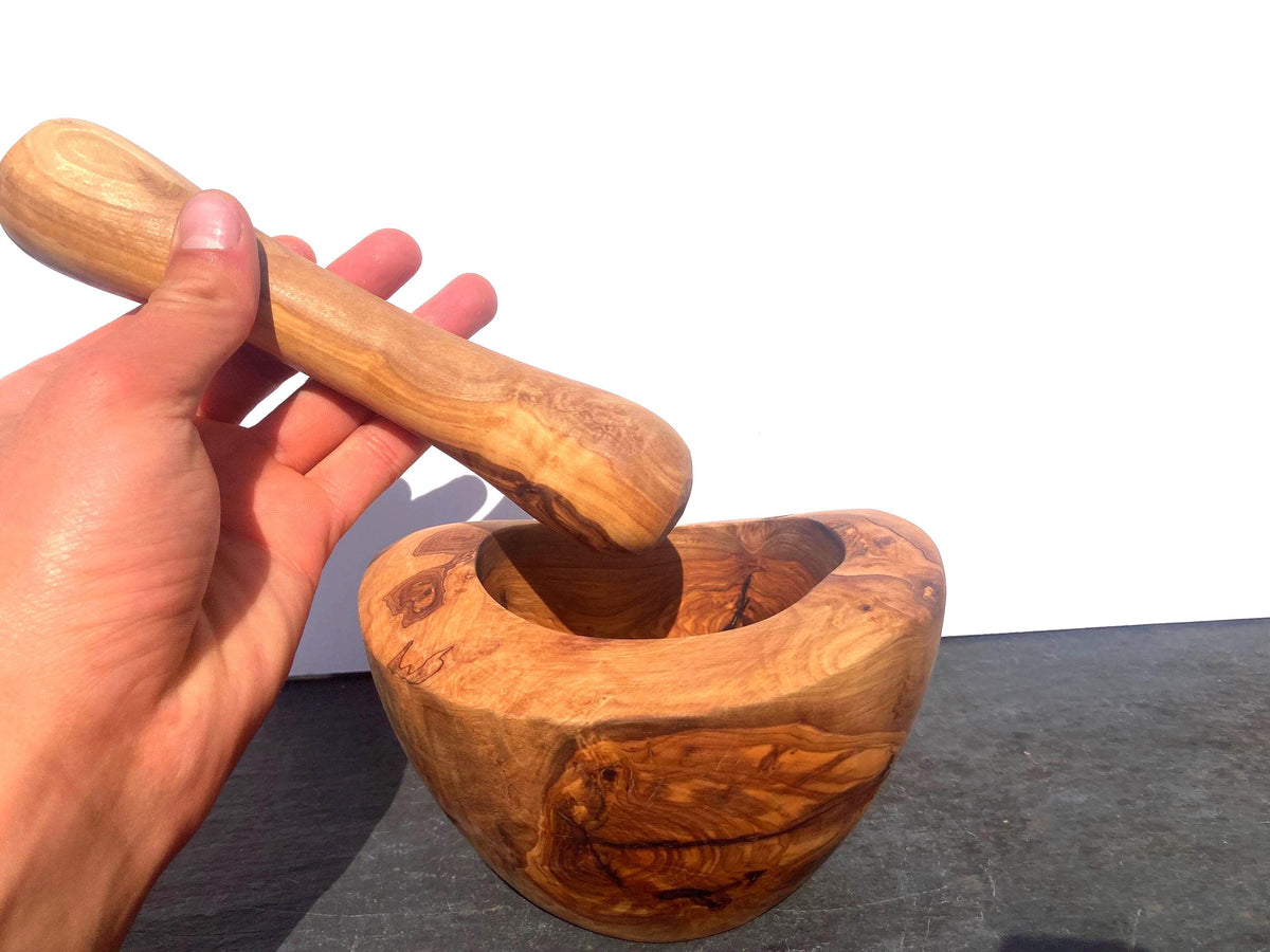 Large Olive Wood Mortar and Pestle, Rustic Herb Grinder, Housewarming Gift (16cm)