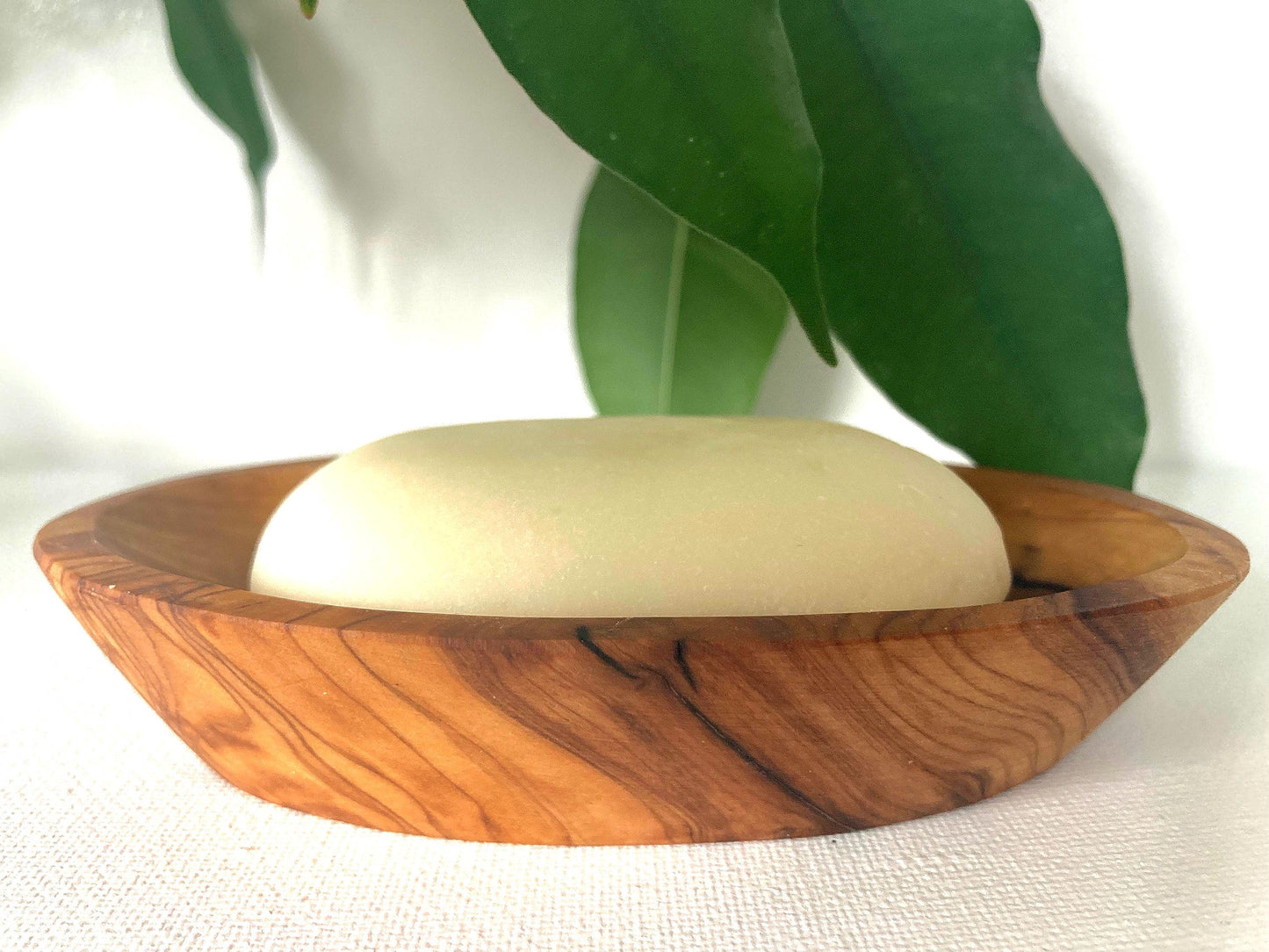 Handmade Olive Wood Soap Dish: Oval, Self-Draining Soap Holder, Natural Bathroom Decor, 13cm