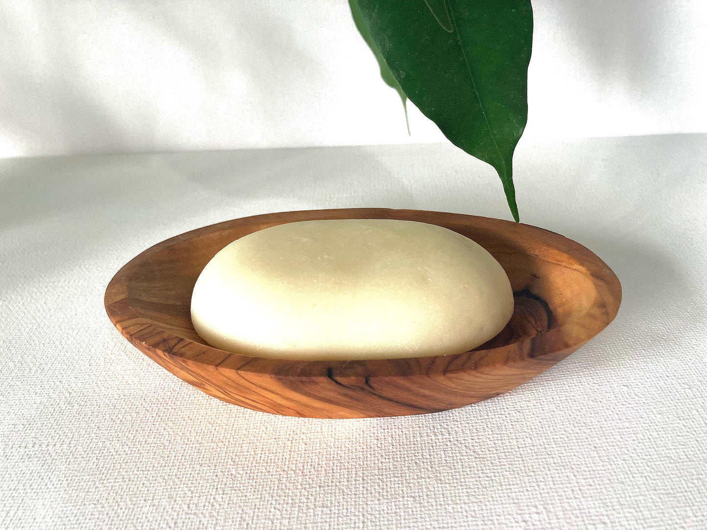 Handmade Olive Wood Soap Dish: Oval, Self-Draining Soap Holder, Natural Bathroom Decor, 13cm
