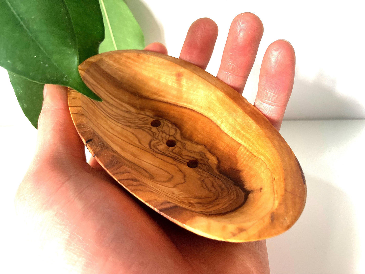 Handmade Olive Wood Soap Dish: Oval, Self-Draining Soap Holder, Natural Bathroom Decor, 13cm
