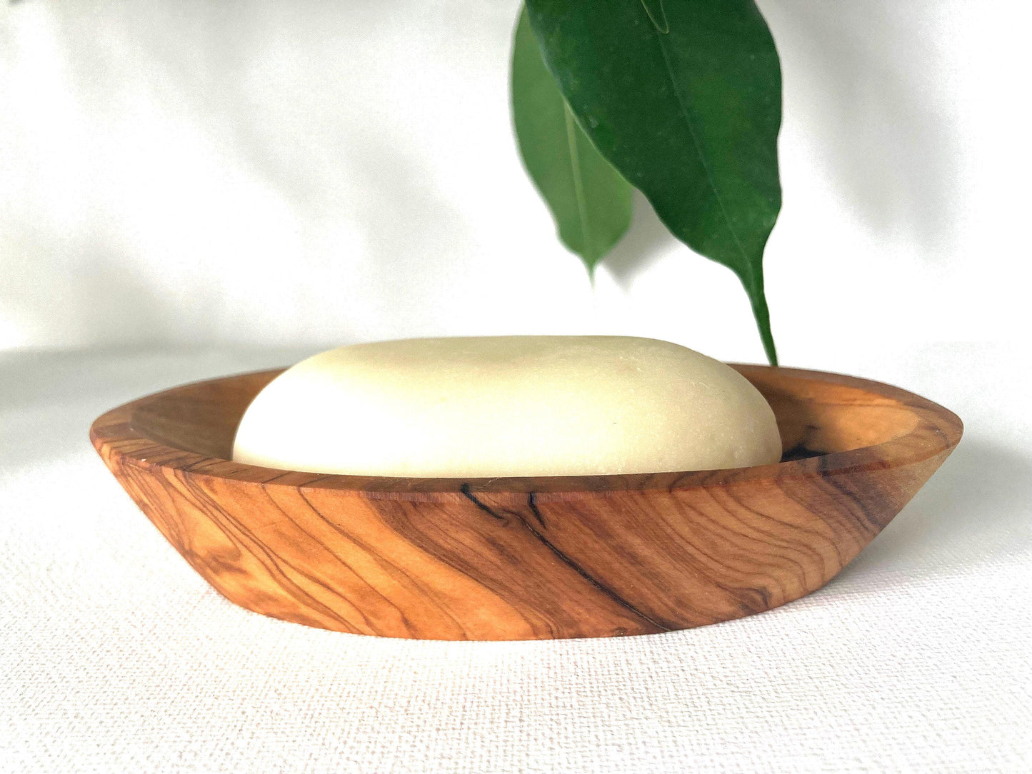 Handmade Olive Wood Soap Dish: Oval, Self-Draining Soap Holder, Natural Bathroom Decor, 13cm